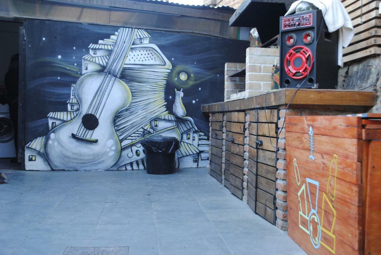 La Casa Piola Hostal *
