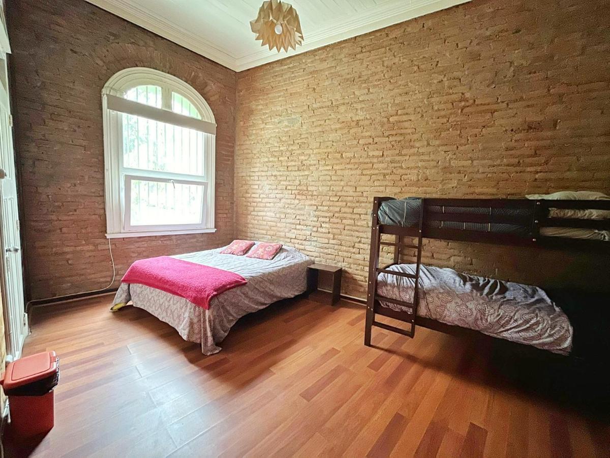 La Casa Piola Hostel